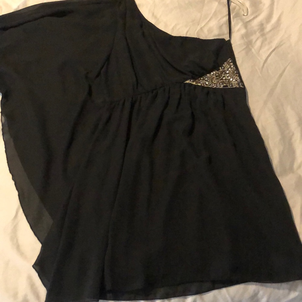 💰SALE!💰 One shoulder flowy black dress